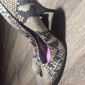 Isaac mizrahi size 8 leather high heels